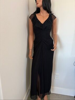 Elegant Black Ruffled V-Neck Evening Dress